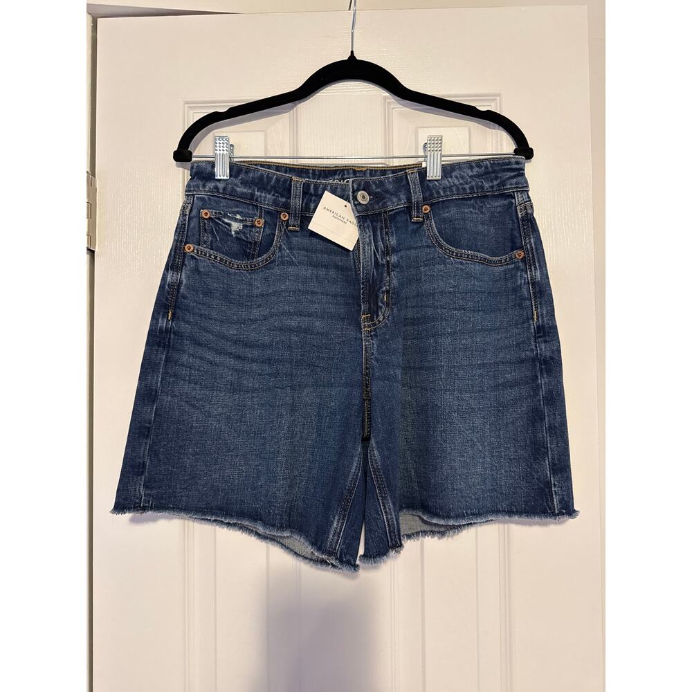 American Eagle NWT Low-Rise Baggy Denim Shorts Size 4 Medium Wash Raw Hem